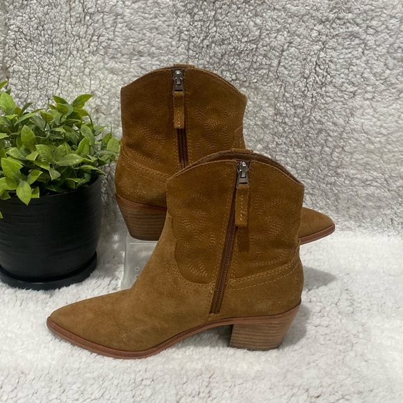 Used Dolce Vita Ankle Booties Size 6.5 - Picture 1 of 9